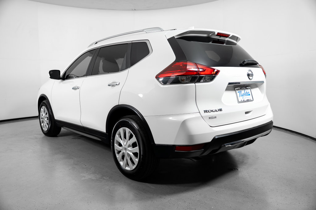 Used 2017 Nissan Rogue S w/ S Appearance Package FWD image 12