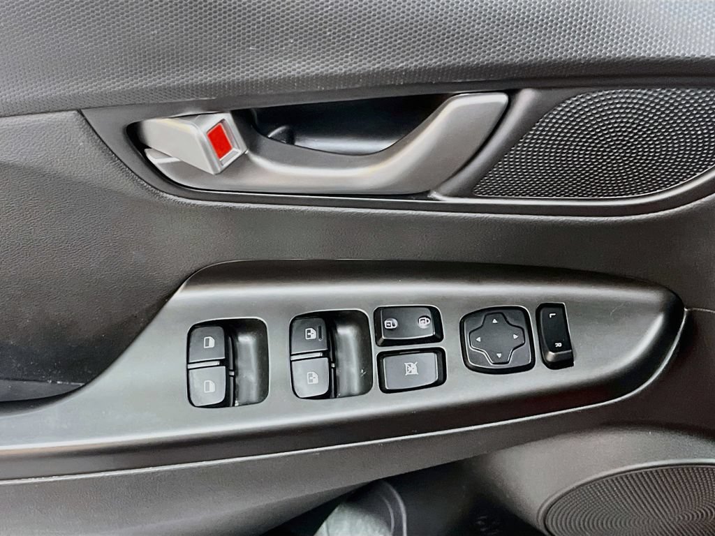 Used 2020 Hyundai Kona Ultimate AWD/4WD image 18