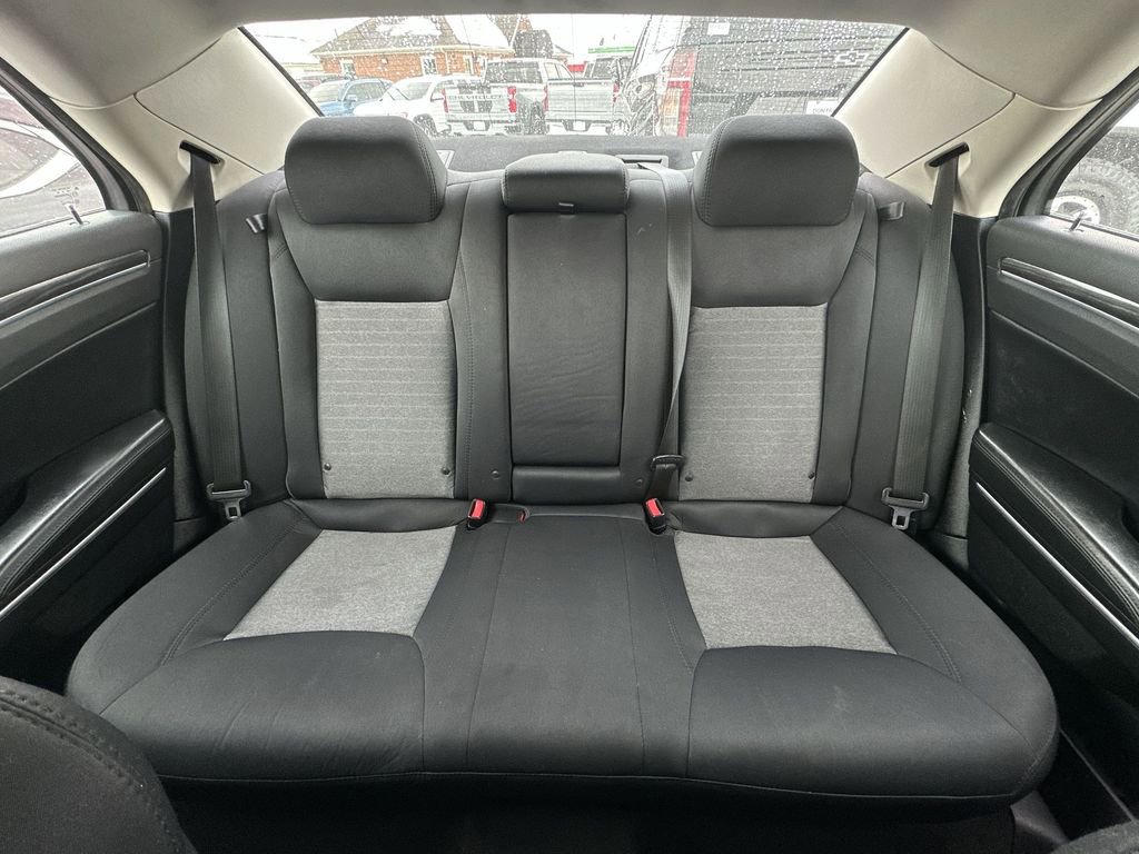 Used 2019 Chrysler 300 Touring w/ Driver Convenience Group image 13