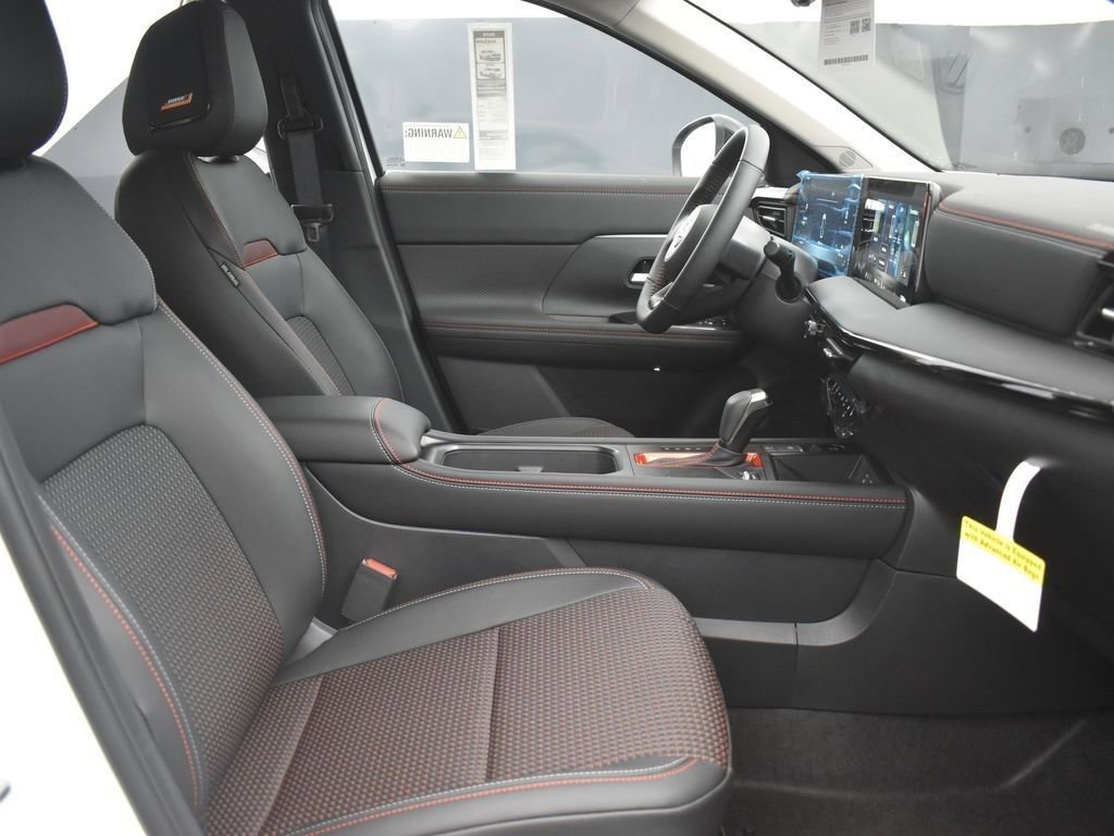 New 2026 Nissan Kicks SR w/ SR Premium Package FWD image 23