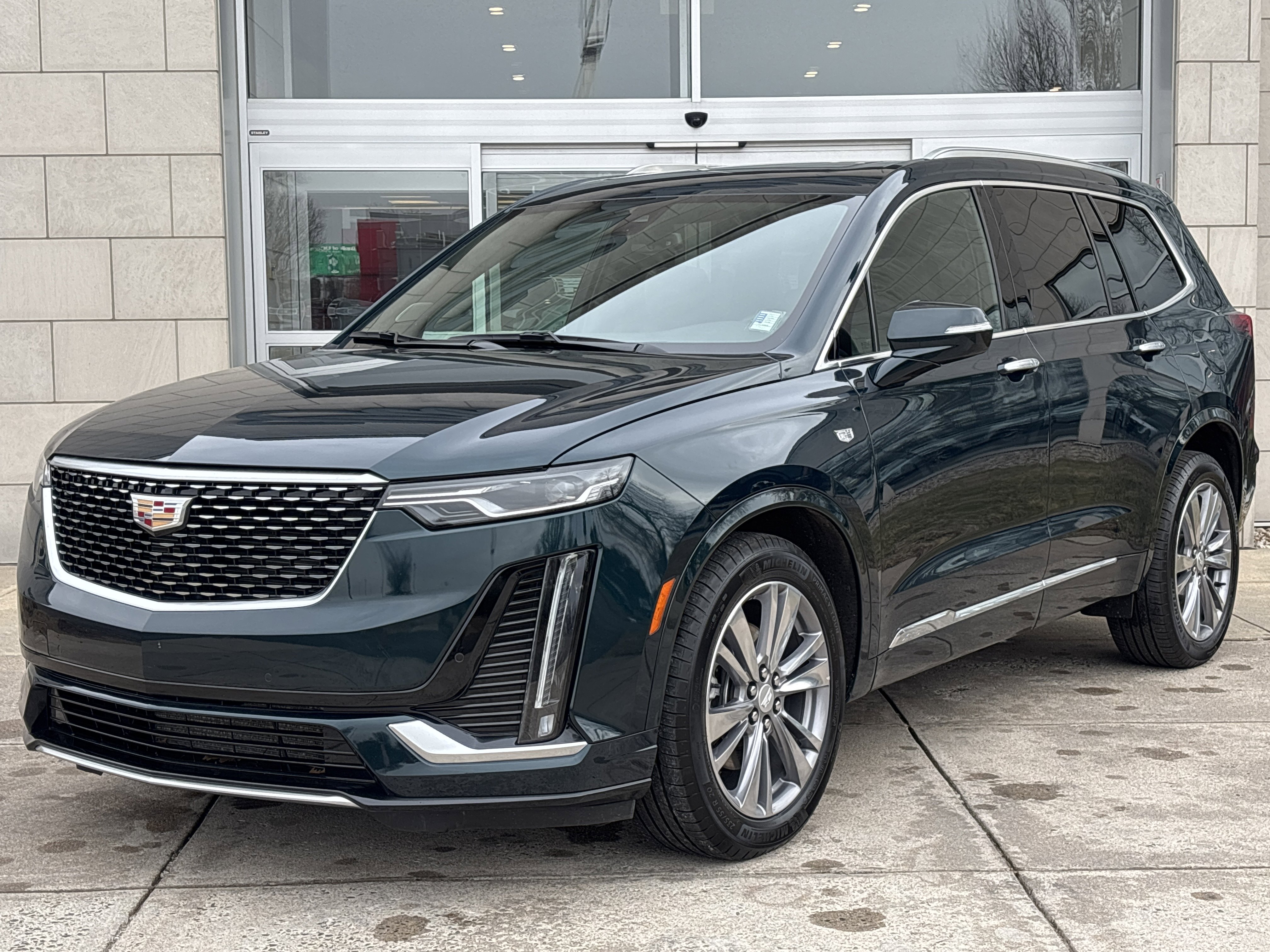 Used 2025 Cadillac XT6 Premium Luxury image 12