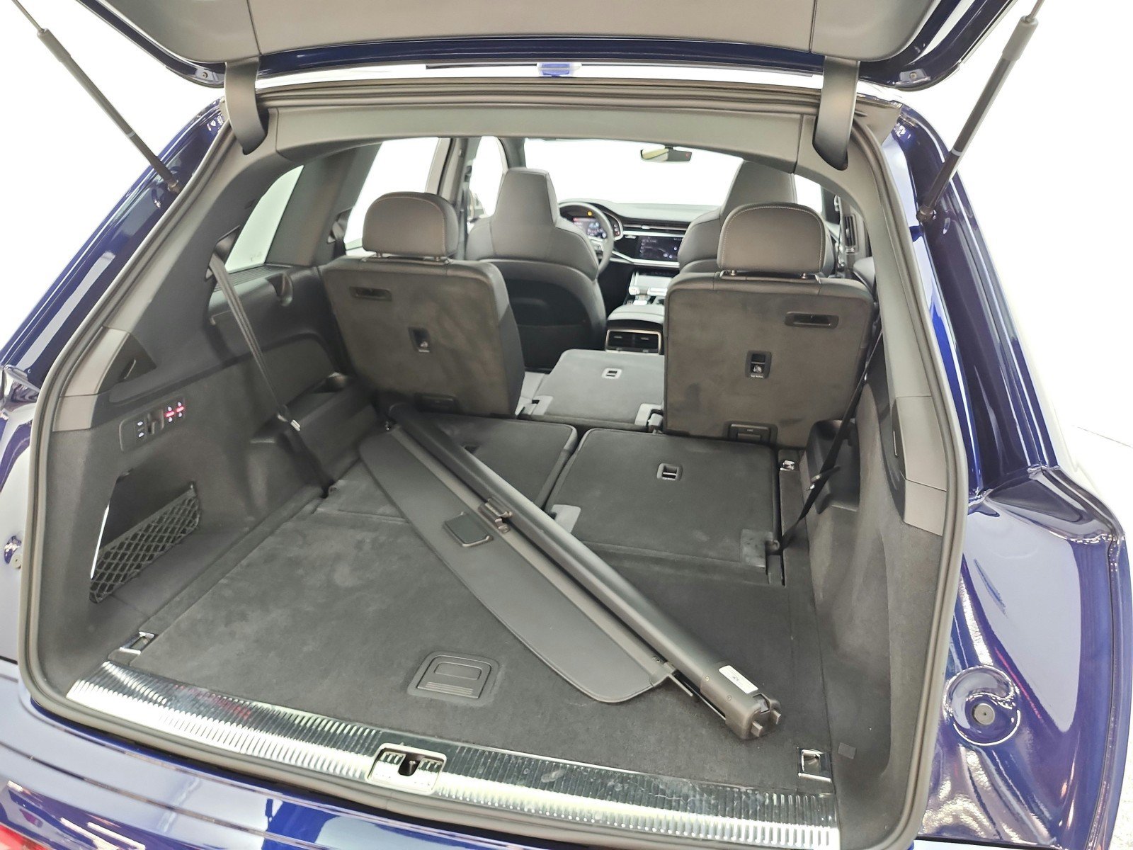 Used 2023 Audi SQ7 Premium Plus AWD/4WD image 21