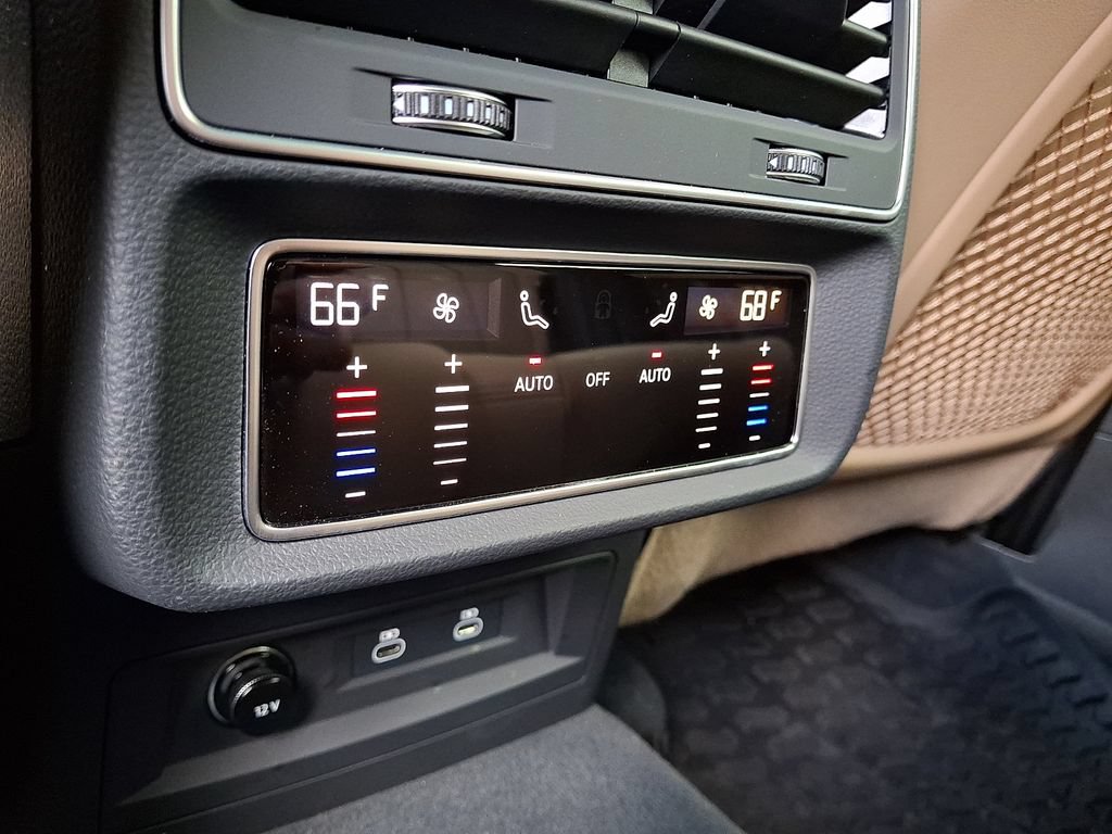 Certified 2025 Audi Q8 Premium Plus w/ Premium Plus Package AWD/4WD image 11