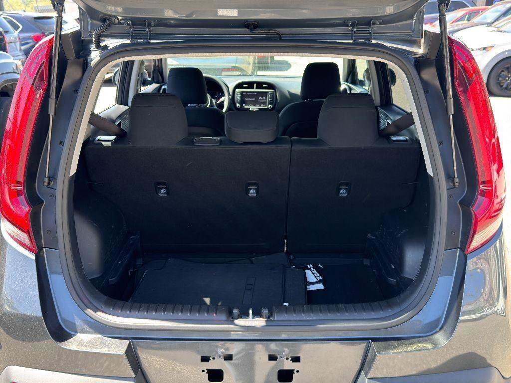 Certified 2022 Kia Soul LX w/ Technology Package image 9