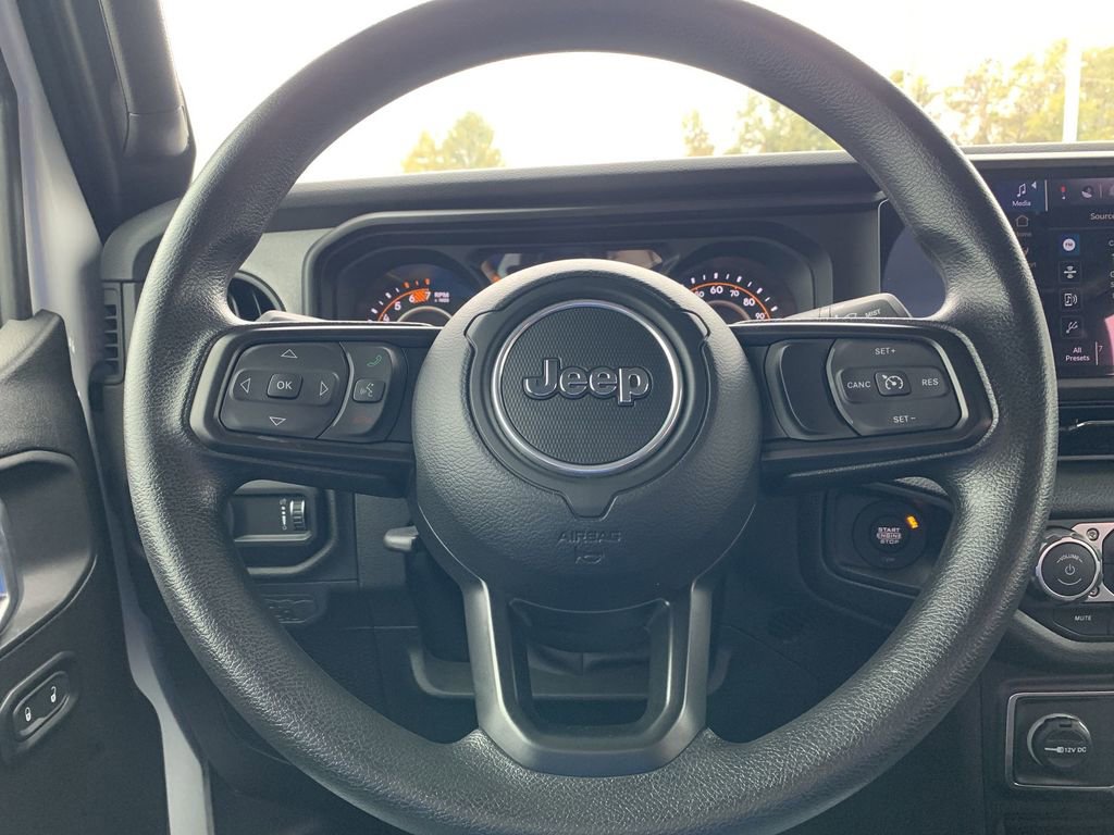 Used 2025 Jeep Wrangler Sport image 11