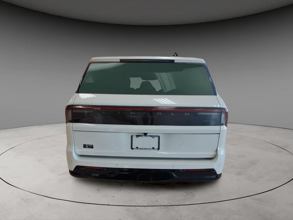 New 2027 Lincoln Navigator Black Label AWD/4WD image 4