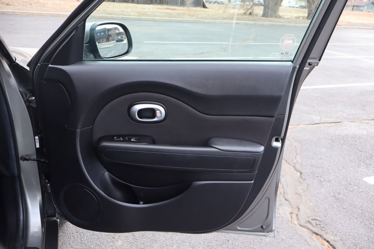 Used 2018 Kia Soul + FWD image 26