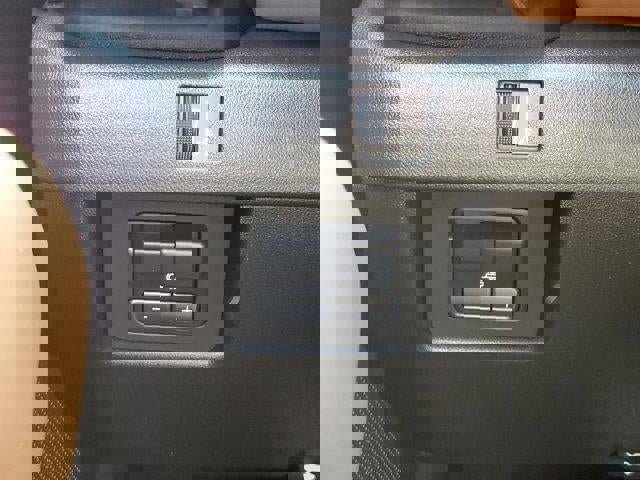 Used 2024 GMC Canyon AT4 image 30