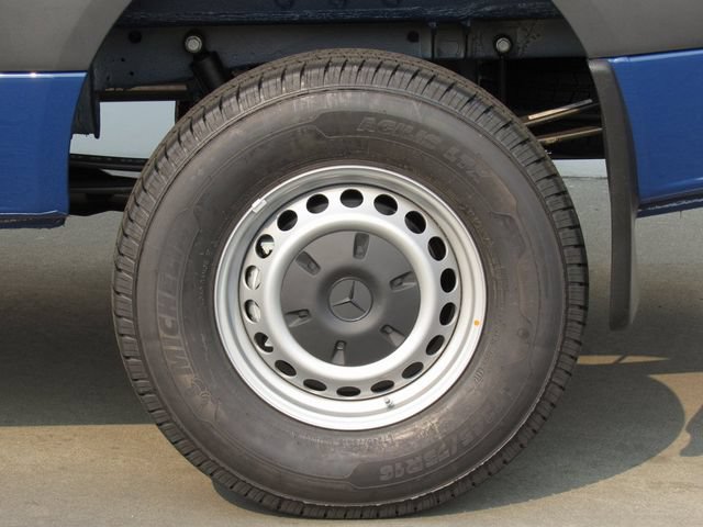 Used 2025 Mercedes-Benz Sprinter 2500 image 37