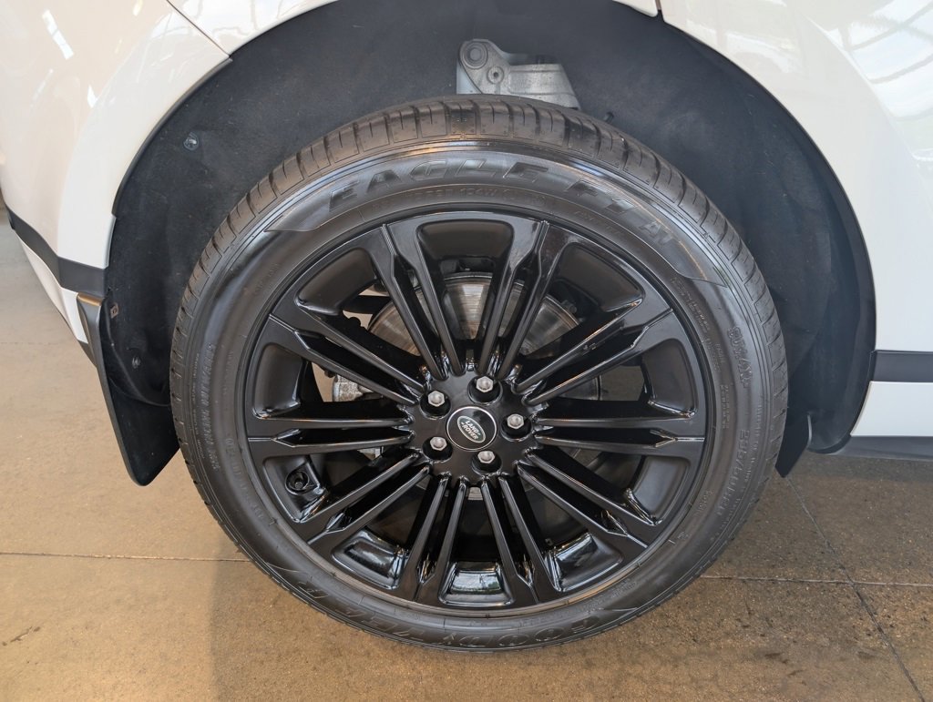 Used 2025 Land Rover Range Rover Evoque S image 9