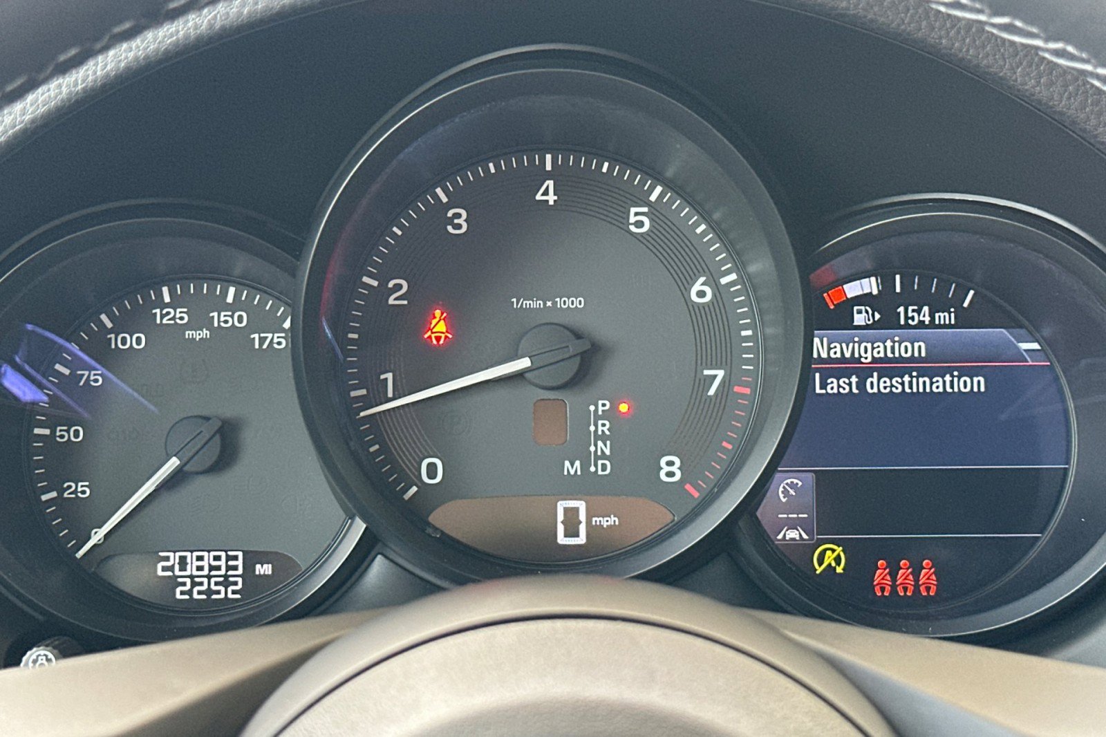 Certified 2023 Porsche Macan AWD/4WD image 25