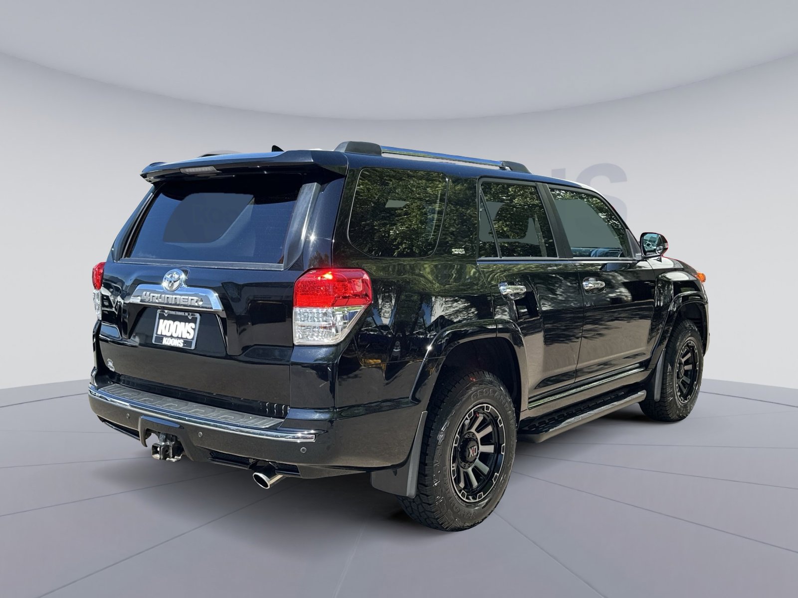 Used 2011 Toyota 4Runner SR5 AWD/4WD image 18
