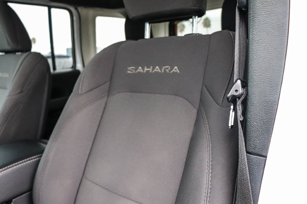 Used 2023 Jeep Wrangler Unlimited Sahara AWD/4WD image 28