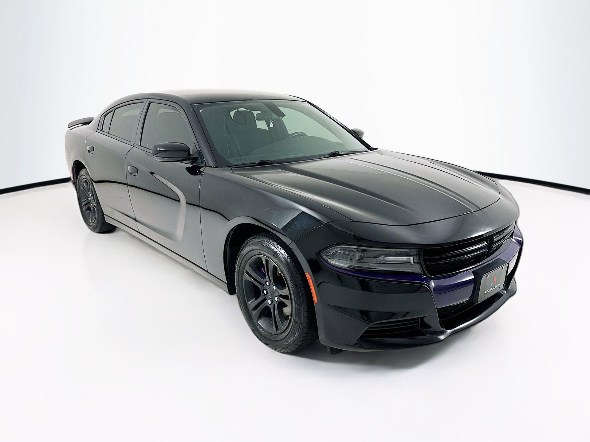 Used 2019 Dodge Charger SXT image 1