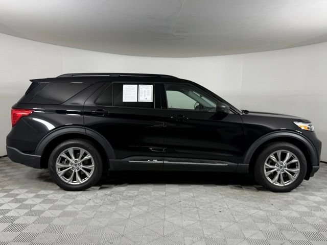Used 2023 Ford Explorer XLT w/ Equipment Group 202A RWD image 9