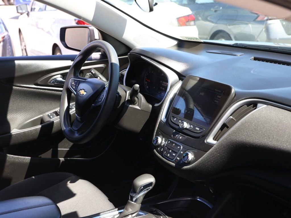 Used 2024 Chevrolet Malibu LT image 19
