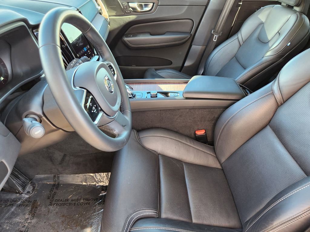 Used 2023 Volvo XC60 B6 Ultimate w/ Climate Package image 7