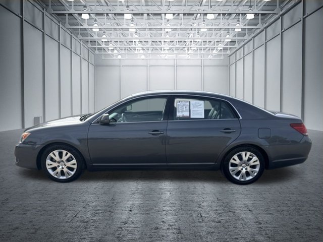 Used 2010 Toyota Avalon XLS FWD image 2