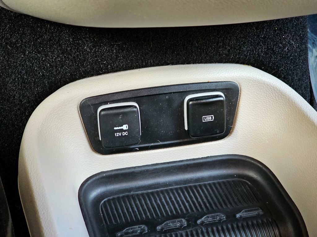 Used 2018 Chrysler Pacifica Touring Plus image 26