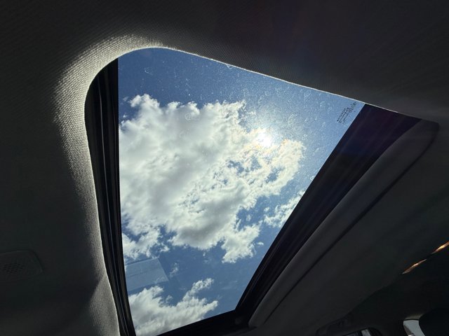 Used 2023 Toyota Highlander XLE AWD/4WD image 26