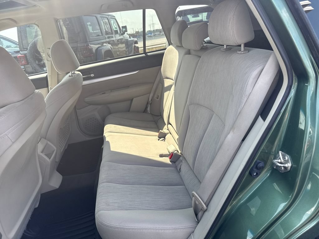 Used 2013 Subaru Outback 2.5i Premium AWD/4WD image 8
