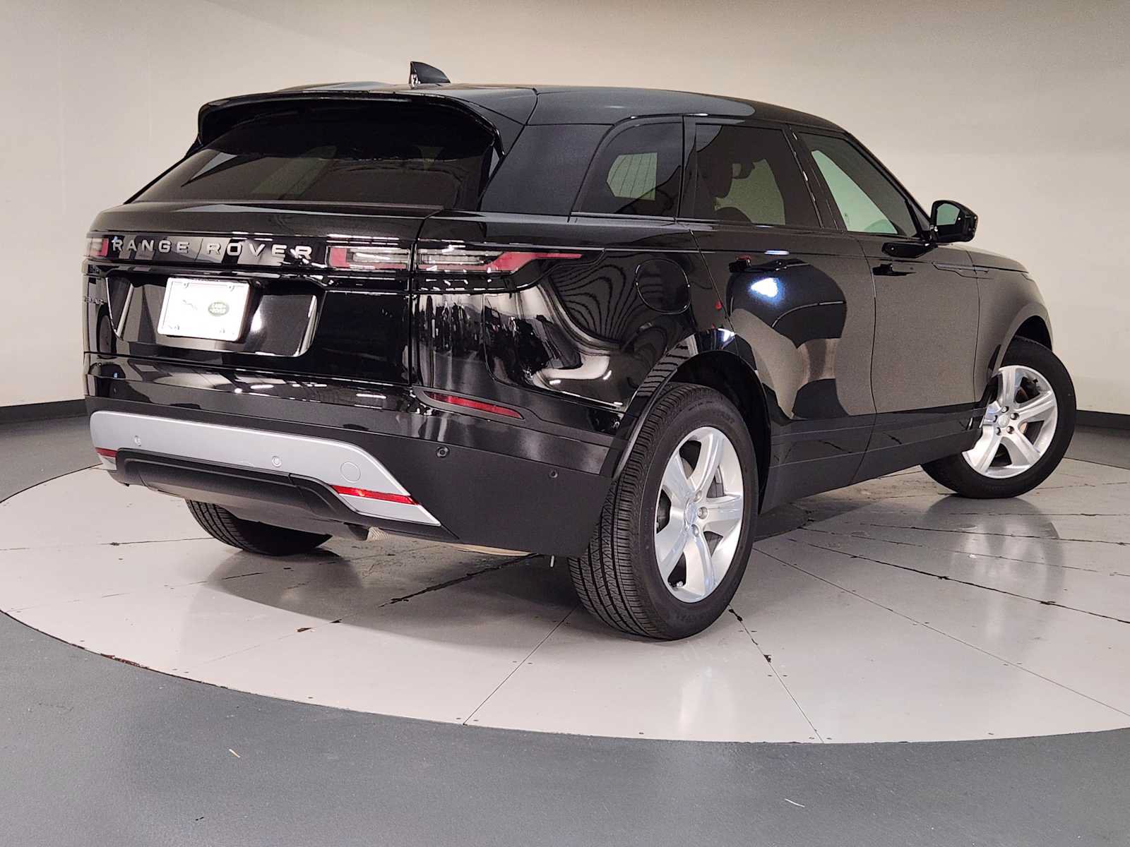 Used 2026 Land Rover Range Rover Velar S AWD/4WD image 2