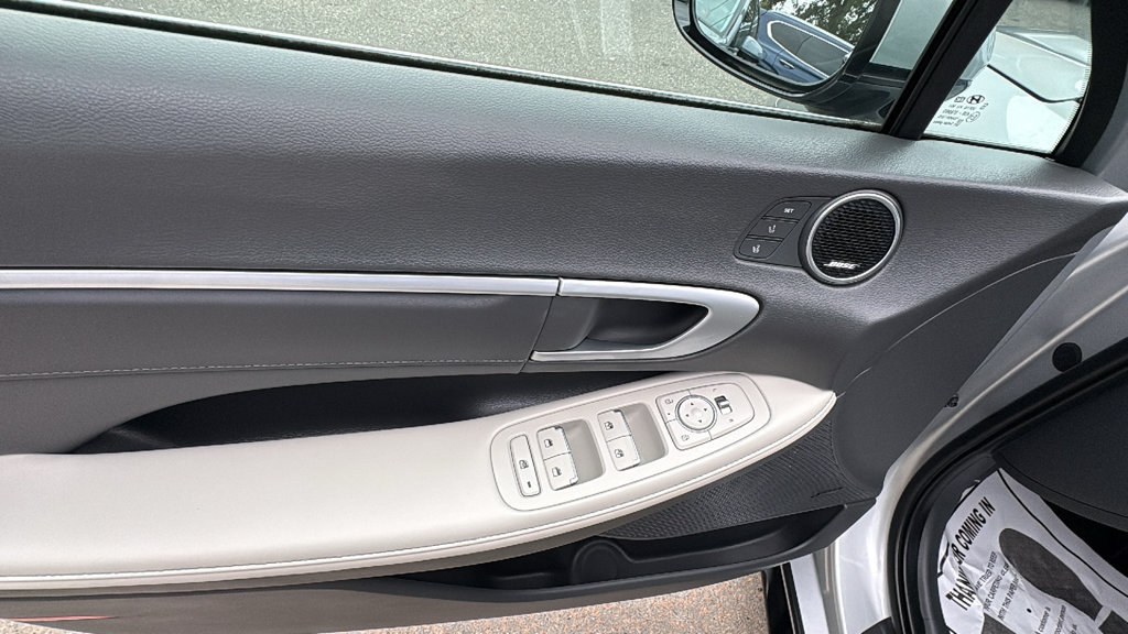 Used 2025 Hyundai Sonata Limited FWD image 11