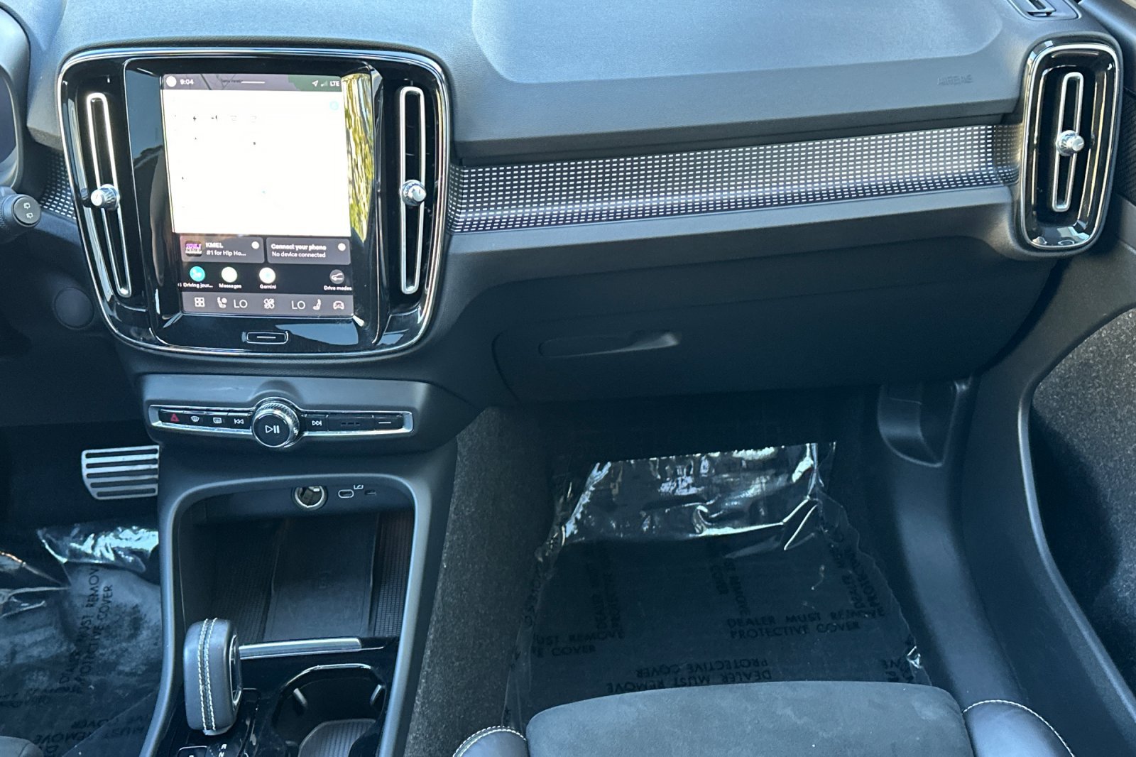 Used 2021 Volvo XC40 P8 Recharge w/ Advanced Package AWD/4WD image 32