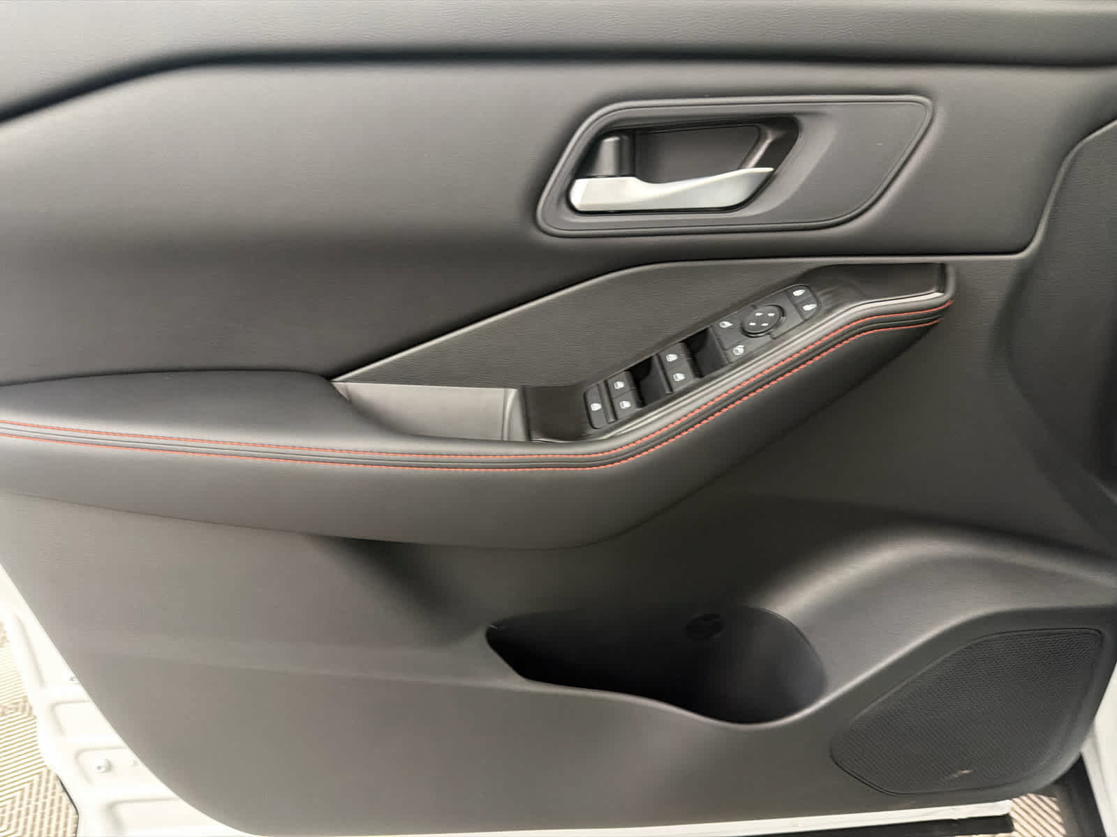 New 2026 Nissan Rogue SV AWD/4WD image 22