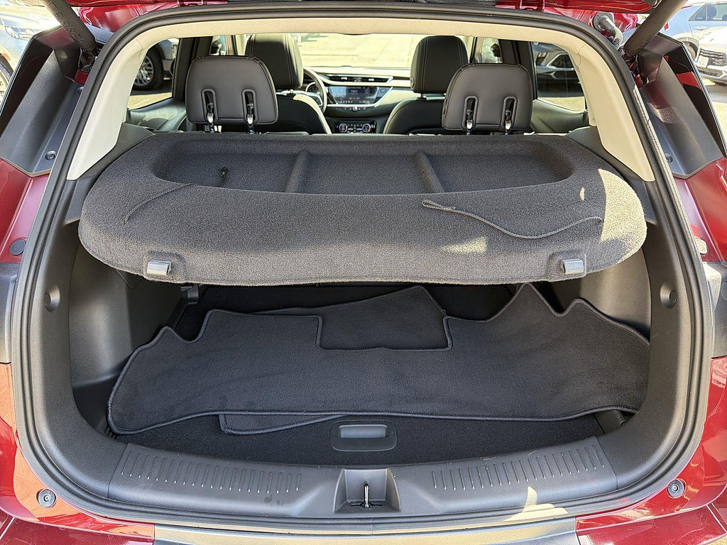 Used 2023 Buick Encore GX Essence w/ Experience Buick Package FWD image 24