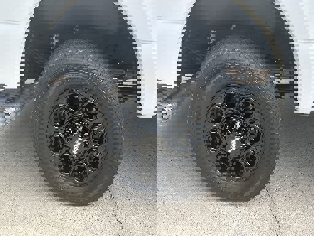 Used 2024 Ford F250 Lariat w/ Black Appearance Package image 33