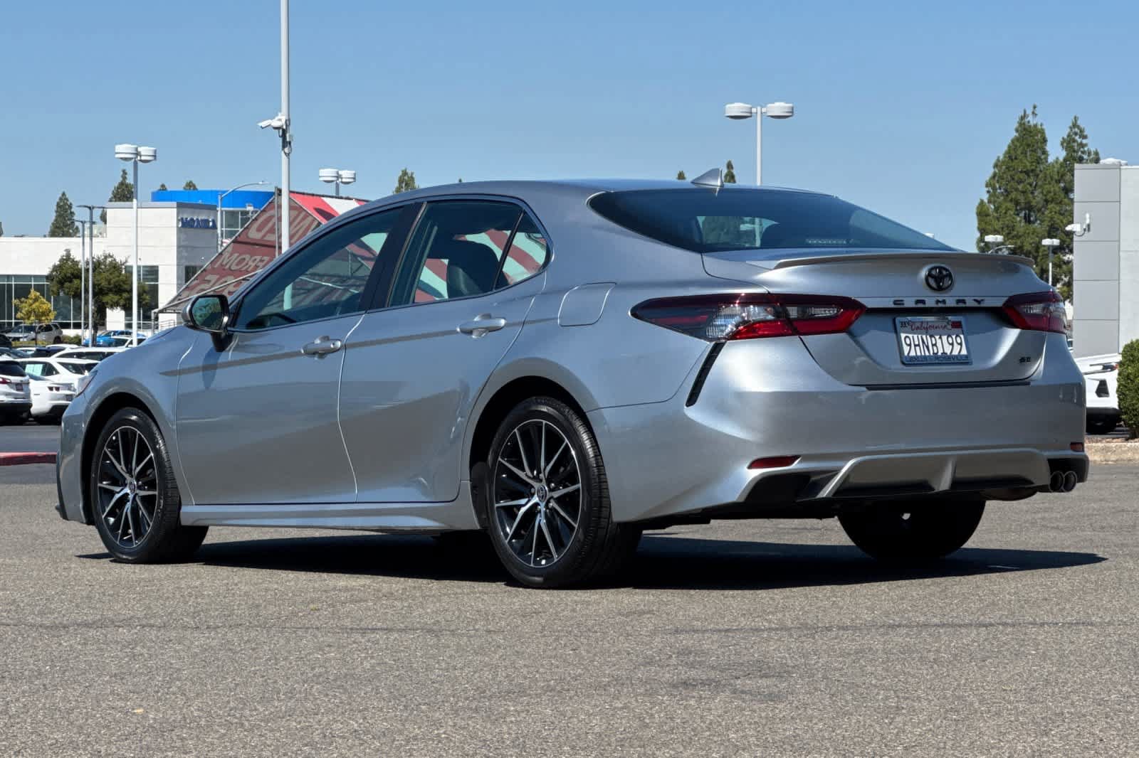 Used 2023 Toyota Camry SE w/ Convenience Package FWD image 7
