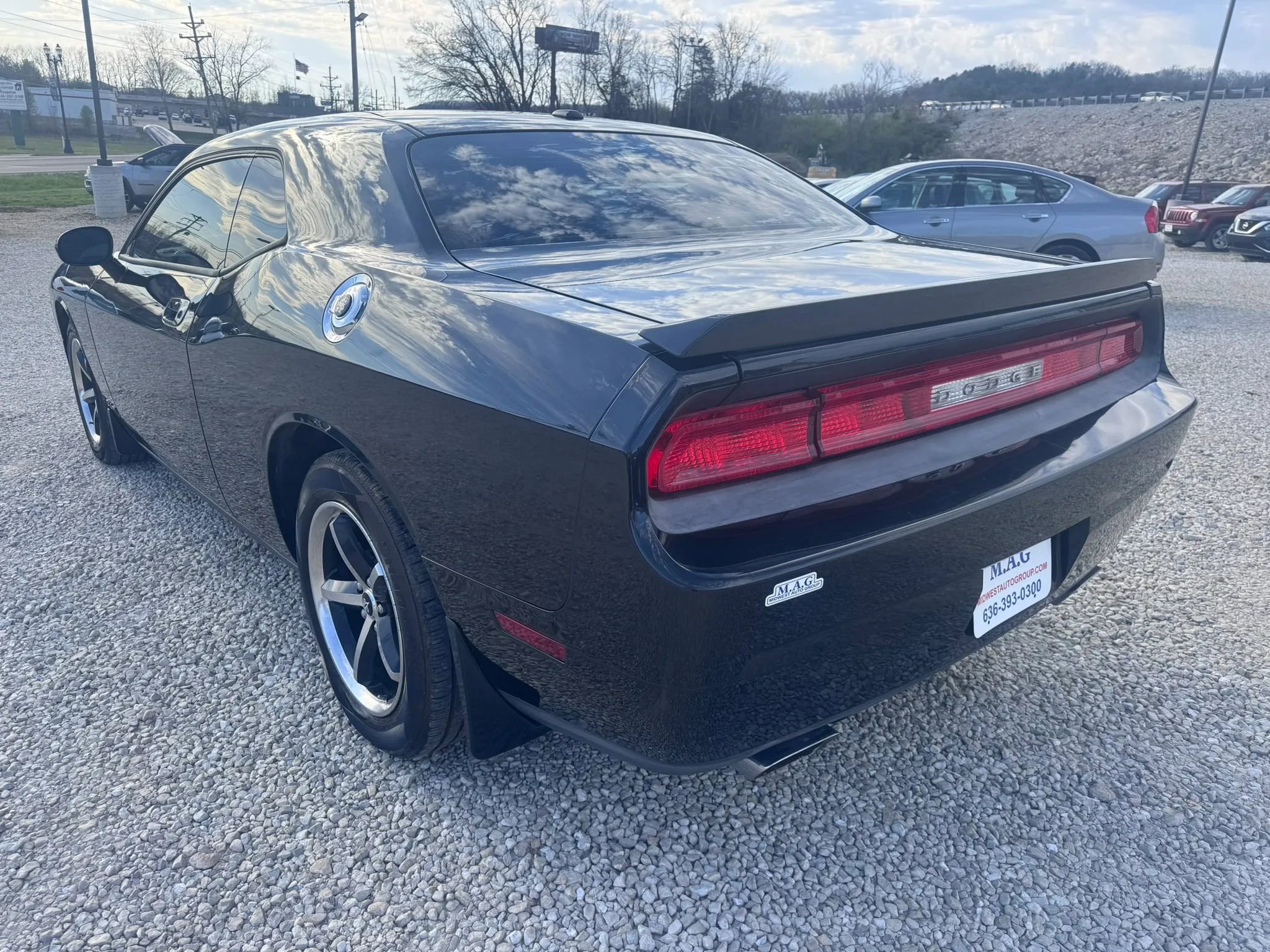 Used 2010 Dodge Challenger SE image 4