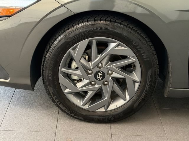 Used 2024 Hyundai Elantra SEL FWD image 4