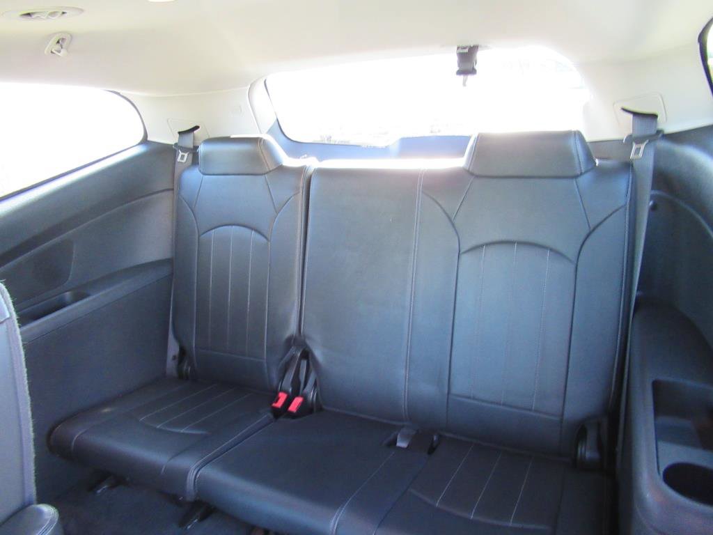 Used 2016 Chevrolet Traverse LTZ image 28