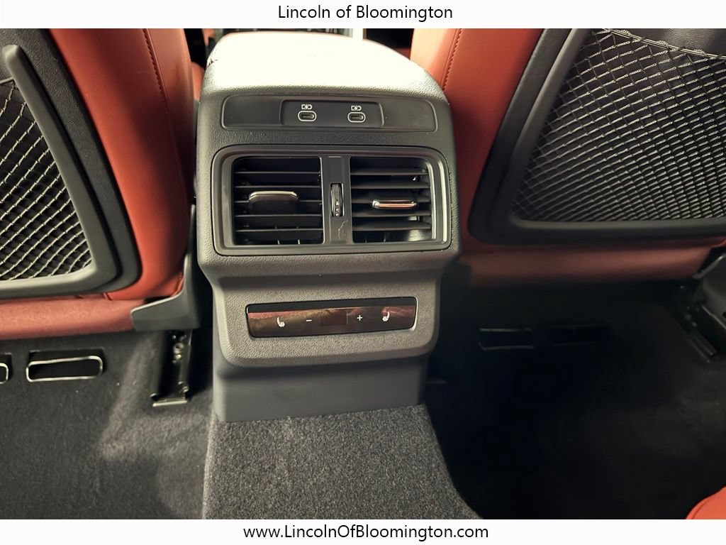 Used 2025 Audi SQ5 Prestige w/ Prestige Package AWD/4WD image 13