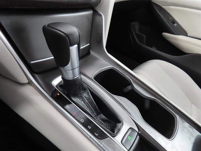 Used 2018 Honda Accord EX image 28