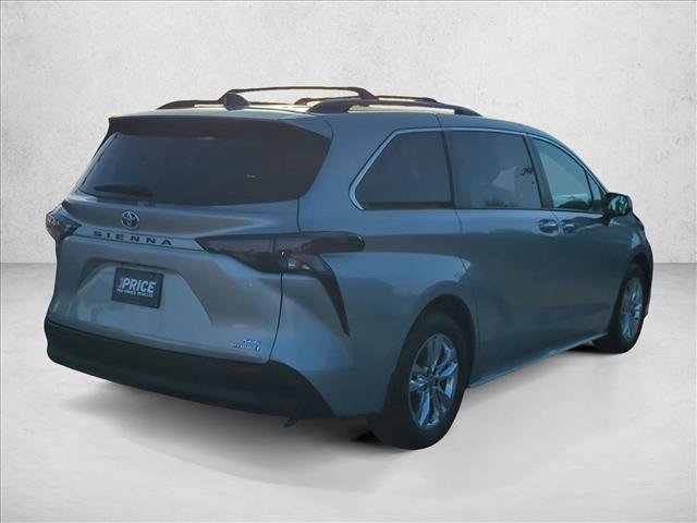 Used 2024 Toyota Sienna XLE w/ XLE Plus Package FWD image 5