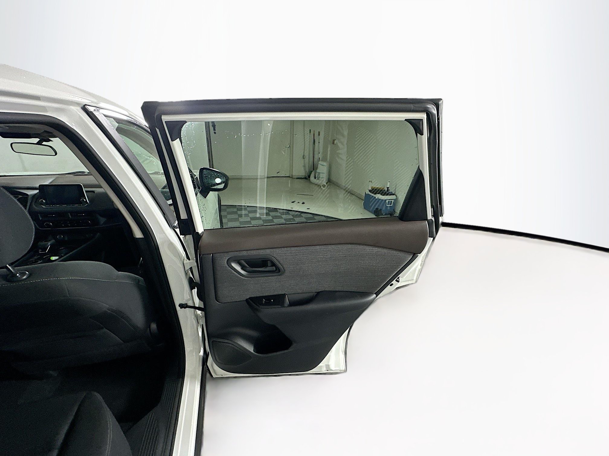 Used 2023 Nissan Rogue S AWD/4WD image 28