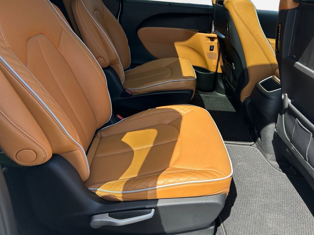 Certified 2023 Chrysler Pacifica Pinnacle image 29