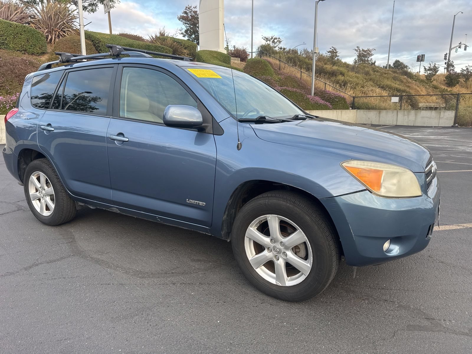 Used 2007 Toyota RAV4 Limited AWD/4WD image 1