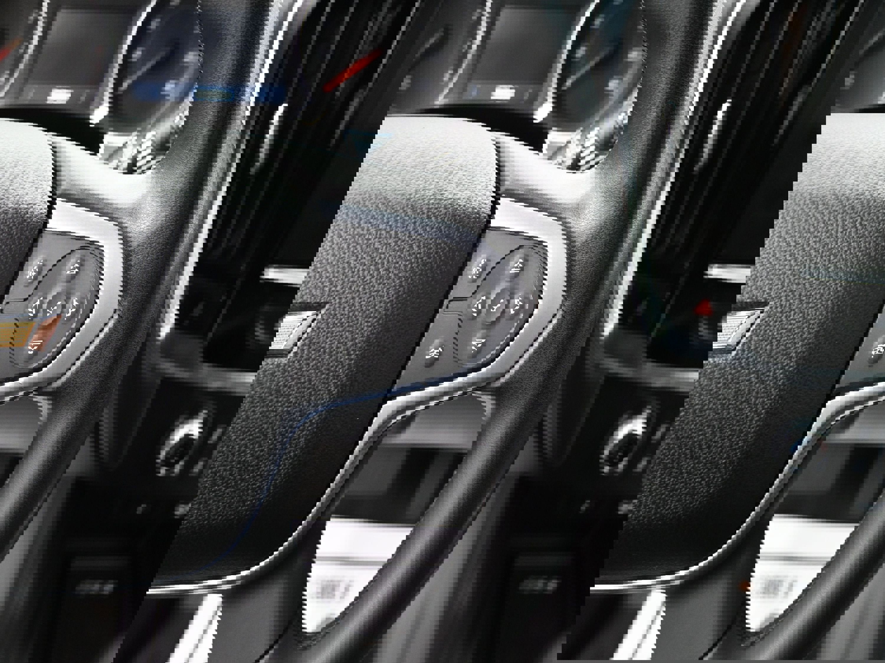 Used 2023 Chevrolet Traverse LT image 13