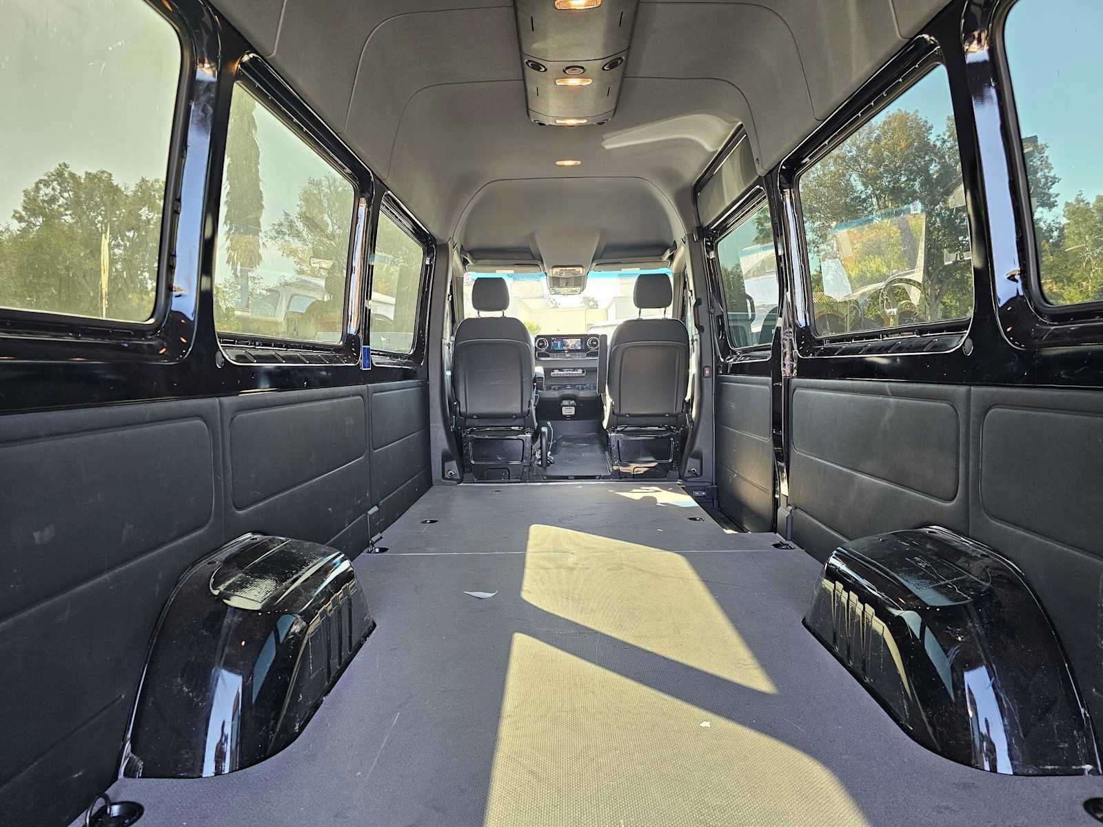 Used 2025 Mercedes-Benz Sprinter 3500 image 18