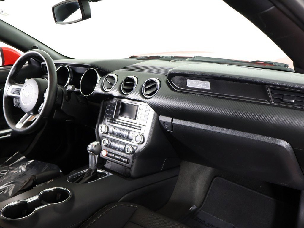 Used 2017 Ford Mustang Coupe image 22