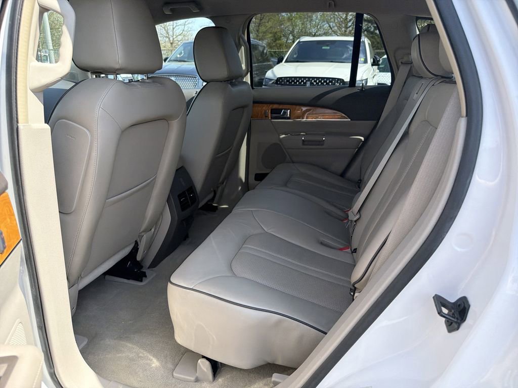 Used 2013 Lincoln MKX AWD image 13