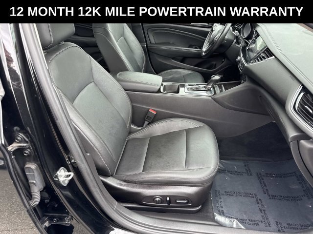 Used 2018 Buick Regal Essence w/ Sights and Sounds Package AWD/4WD image 9
