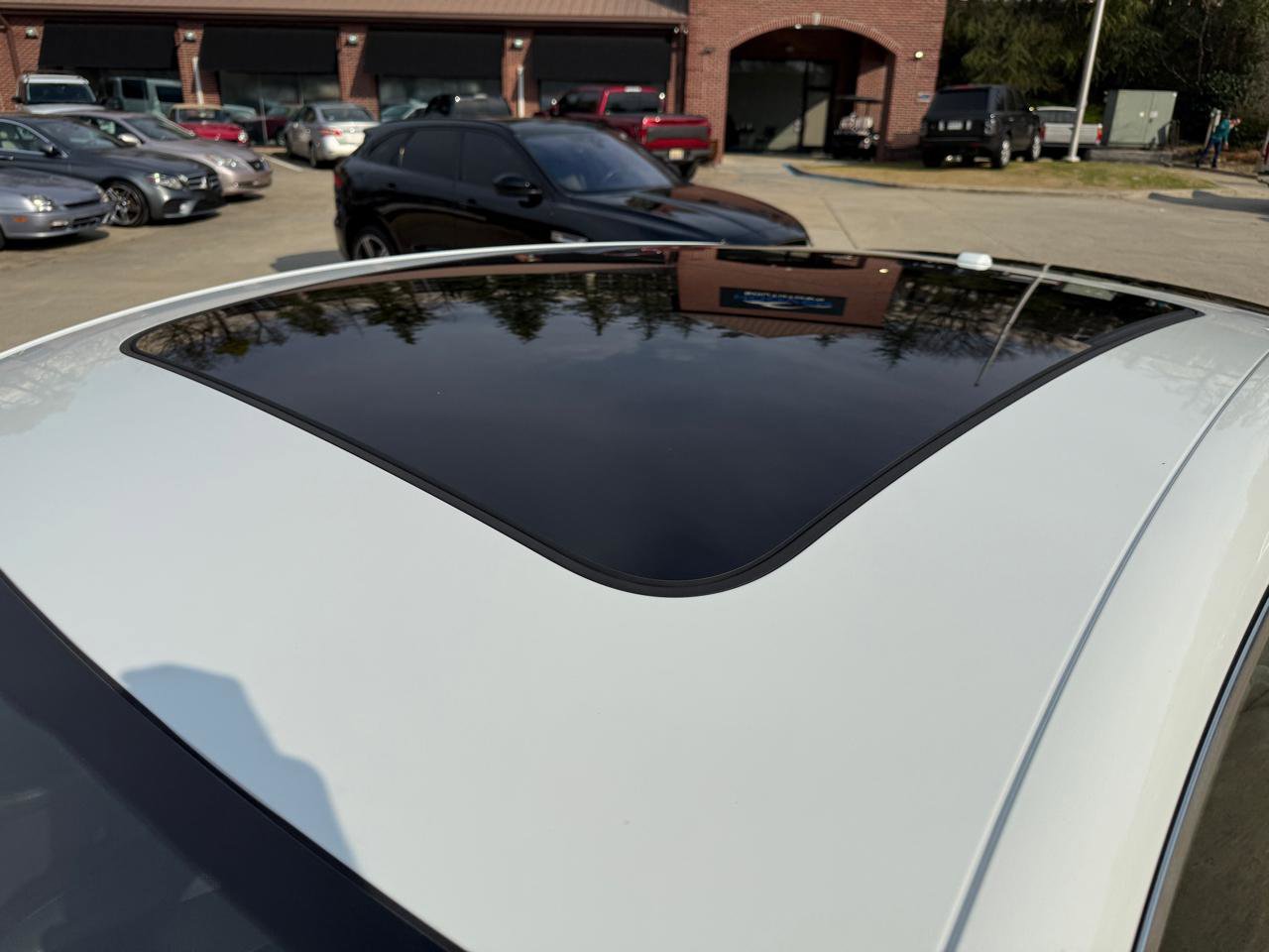 Used 2017 Porsche Macan S image 9