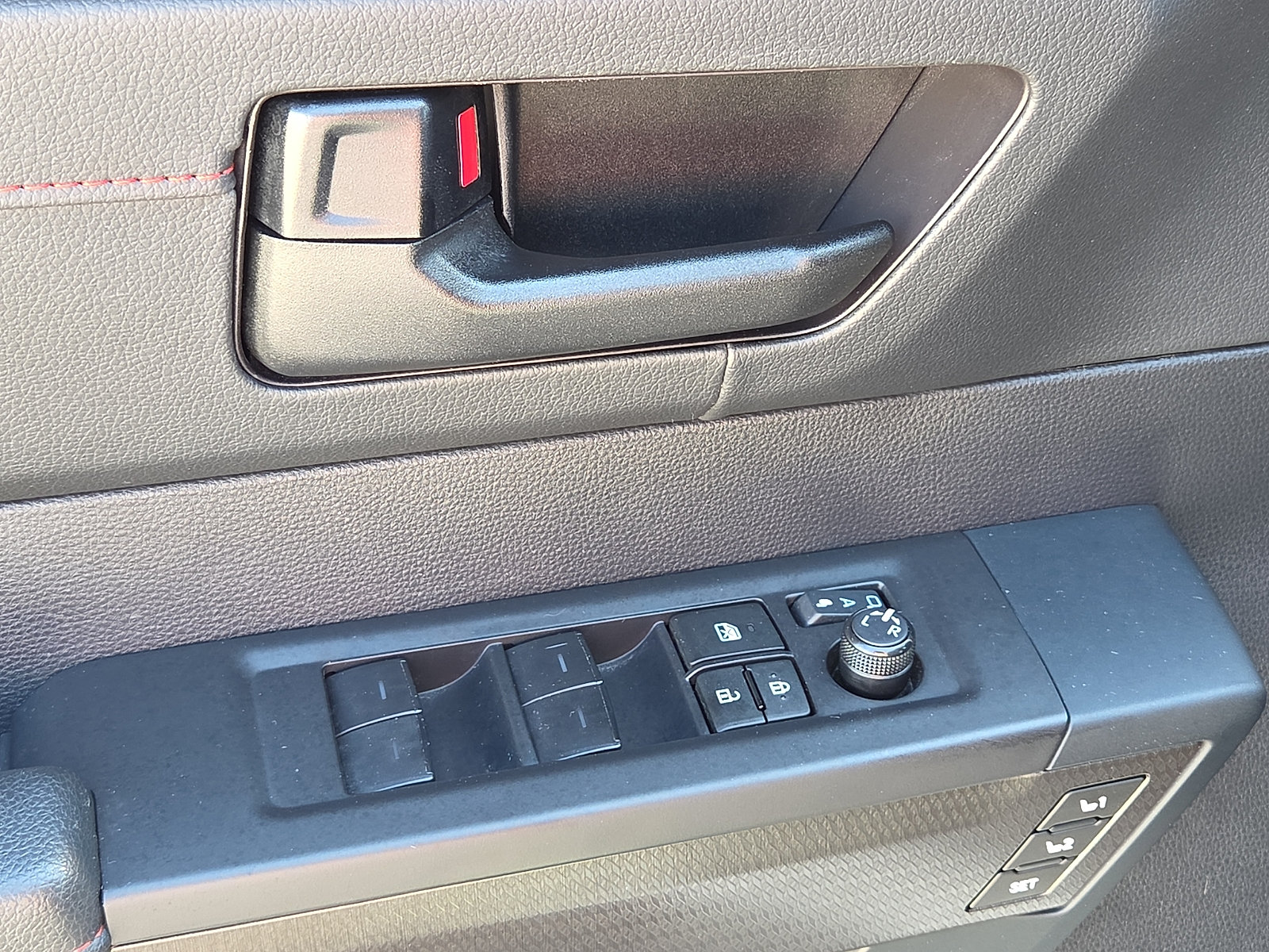 Used 2023 Toyota Sequoia TRD Pro AWD/4WD image 15