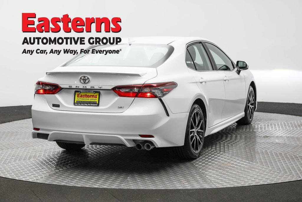 Used 2024 Toyota Camry SE FWD image 5