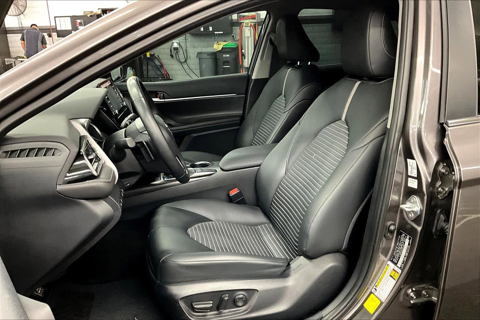 Used 2024 Toyota Camry SE FWD image 7